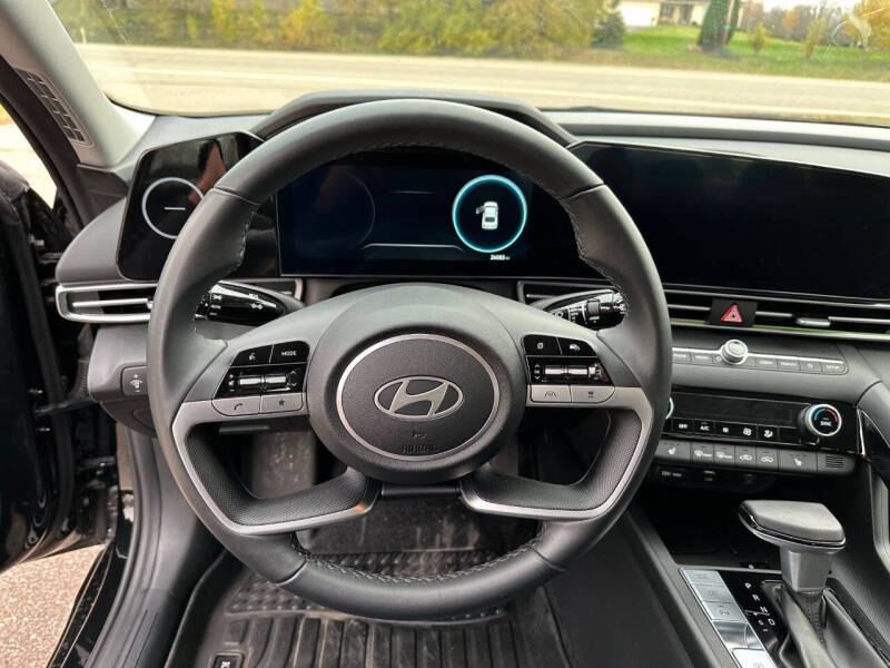 2024 Hyundai Elantra Limited