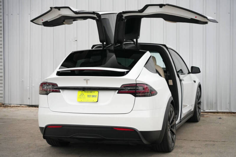 2023 Tesla Model X Standard Range