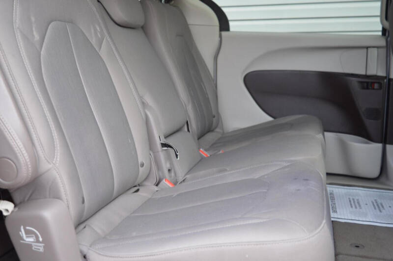 2017 Chrysler Pacifica LX