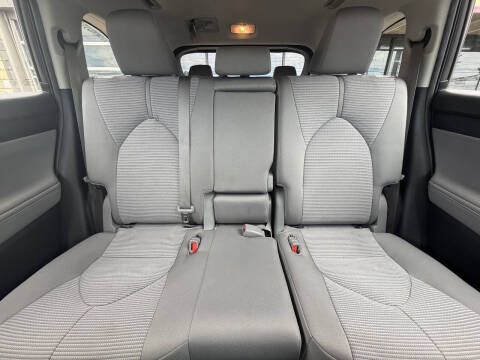 2020 Toyota Highlander LE