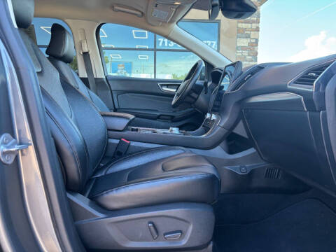 2022 Ford Edge Titanium