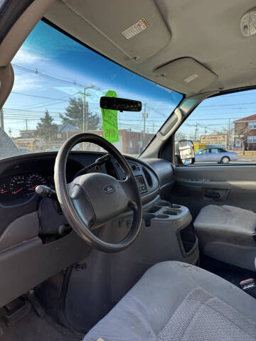 2005 Ford E-Series E-250