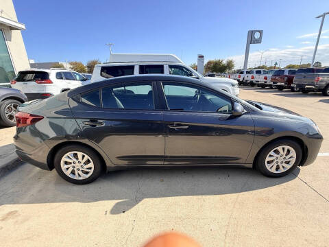 2020 Hyundai Elantra SE