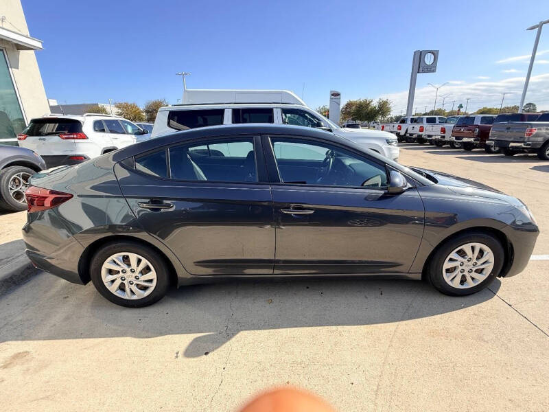 2020 Hyundai Elantra SE