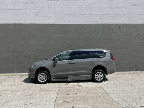 2022 Chrysler Pacifica Touring L