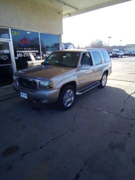 1999 Cadillac Escalade for sale at World Wide Automotive in Sioux Falls SD