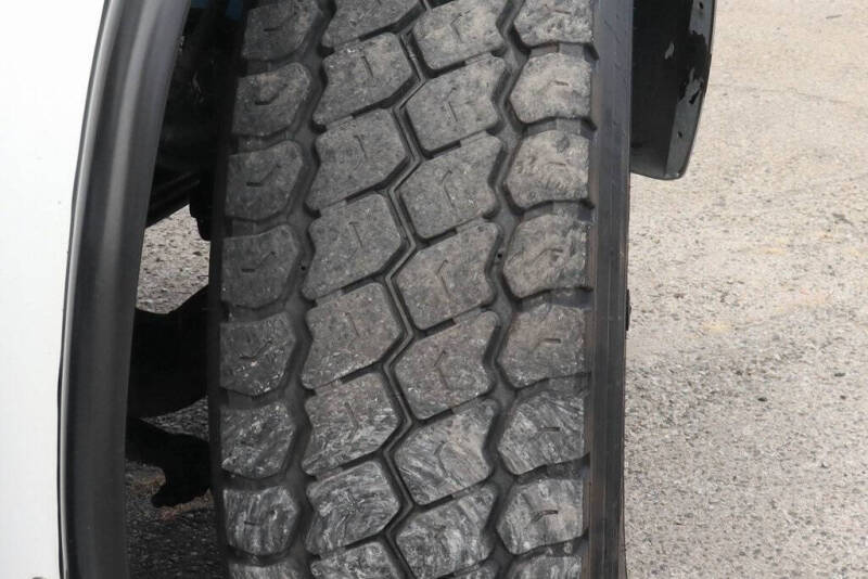 2017 Freightliner M2 106