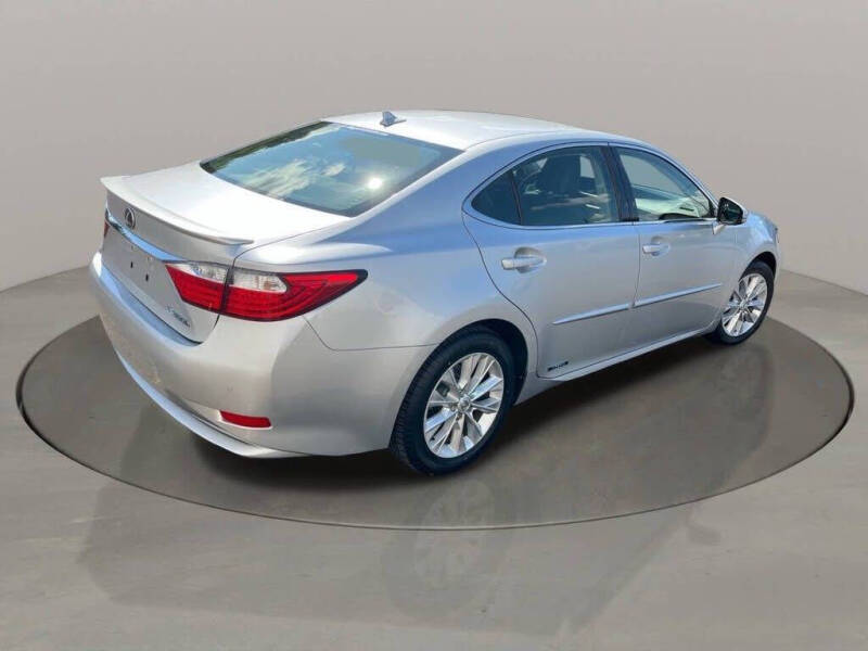 2013 Lexus ES 300h