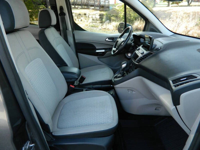 2022 Ford Transit Connect XLT