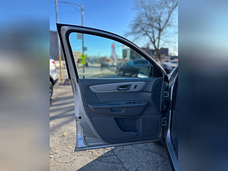 2017 Chevrolet Traverse LS