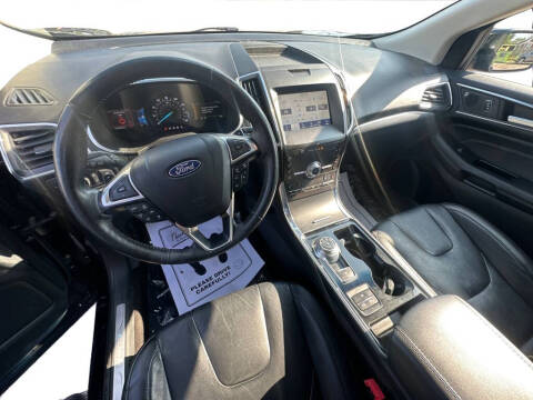 2020 Ford Edge Titanium