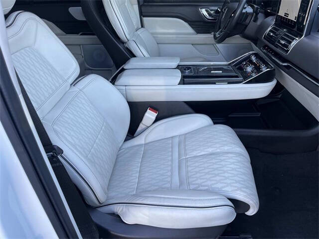 2023 Lincoln Navigator L Black Label