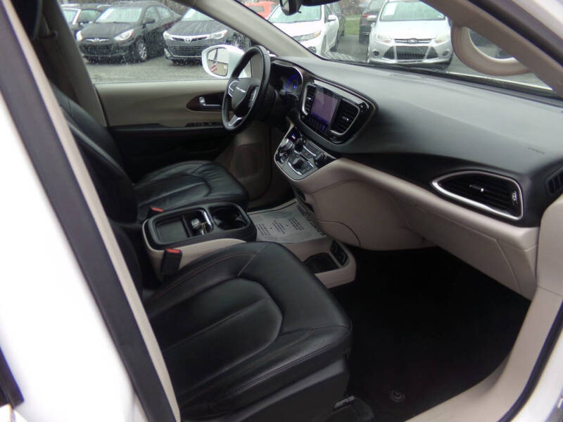 2017 Chrysler Pacifica Touring Plus