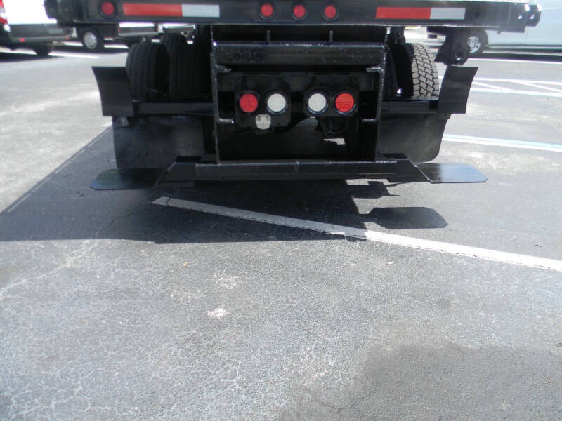 2017 Freightliner M2 106