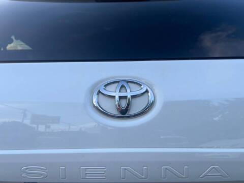 2012 Toyota Sienna