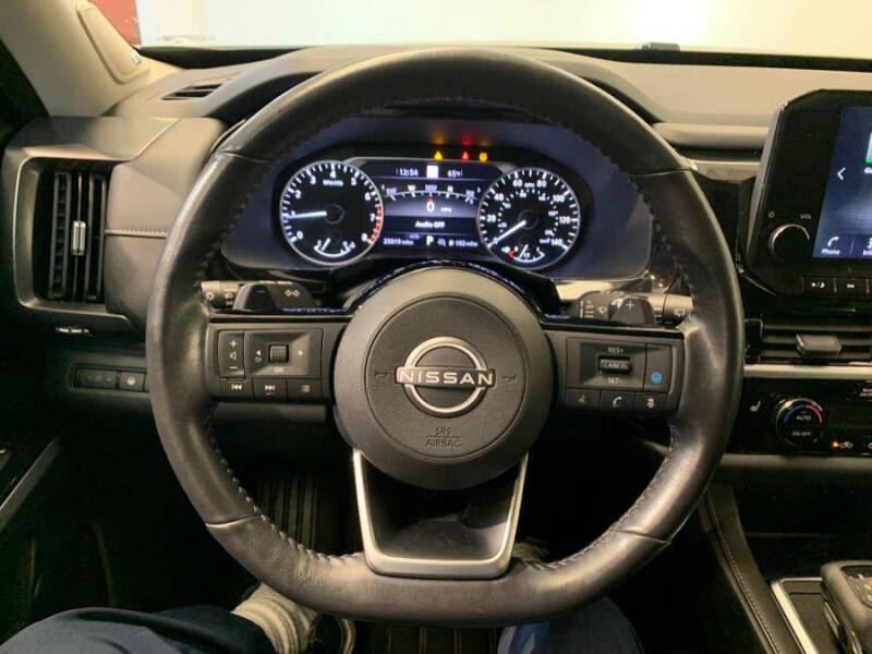 2022 Nissan Pathfinder SL