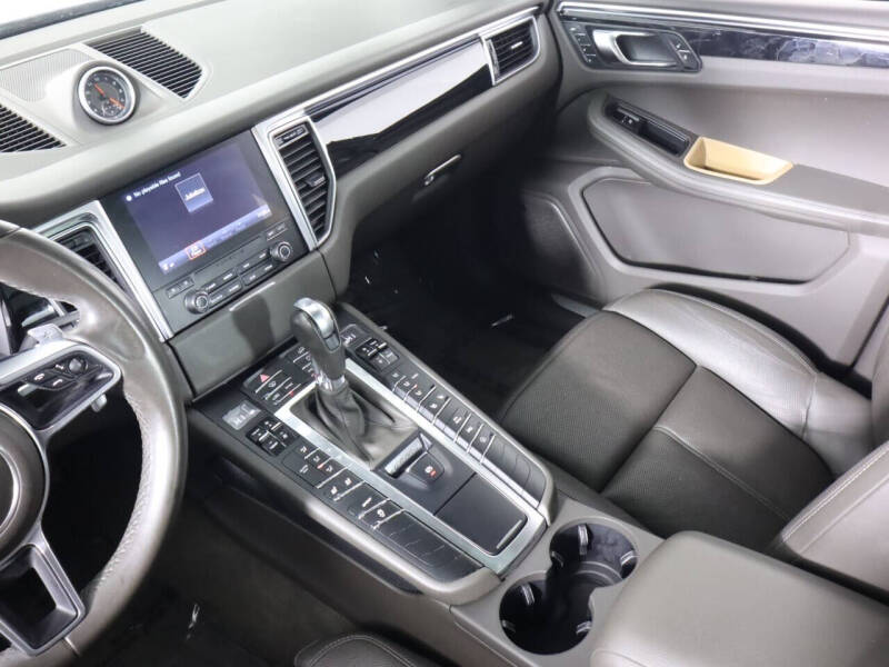 2017 Porsche Macan