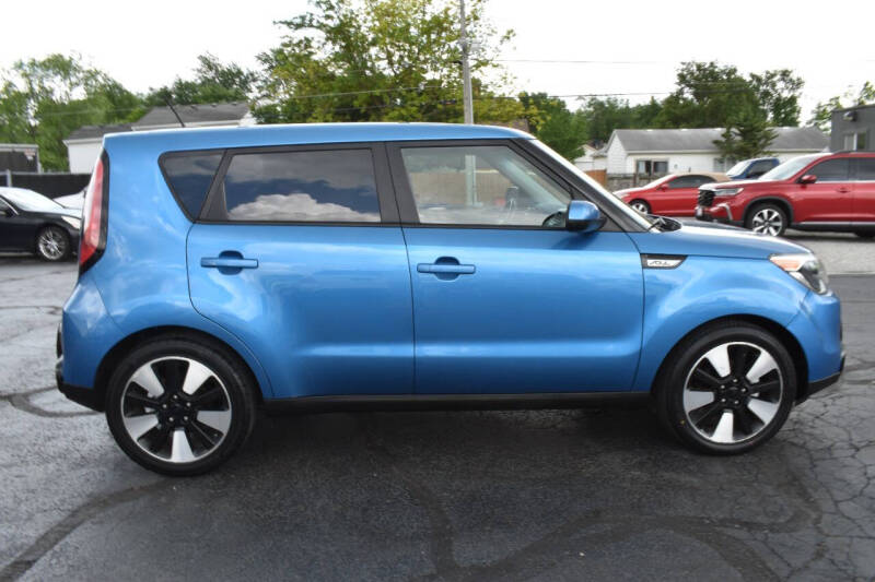 2016 Kia Soul +