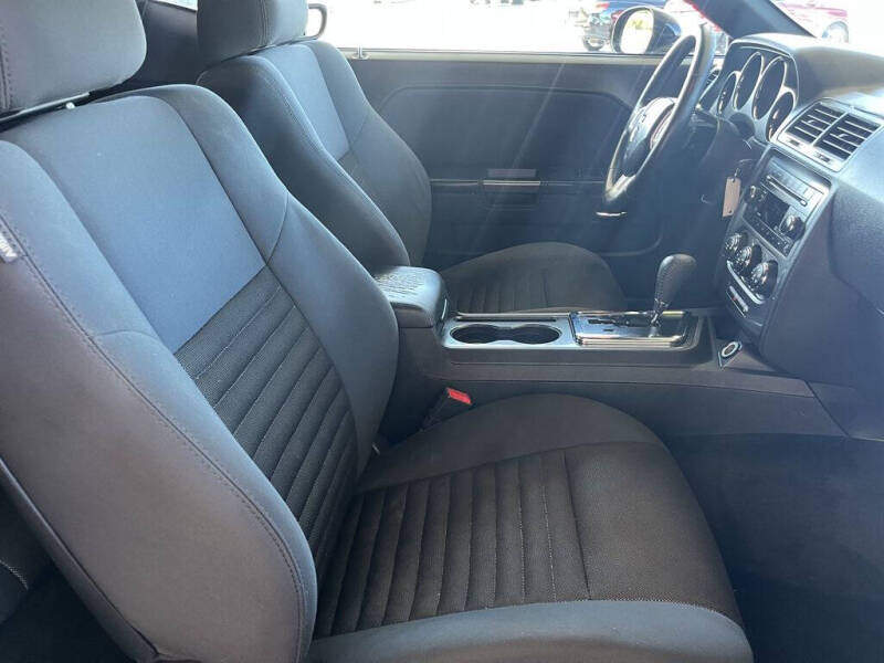 2014 Dodge Challenger SXT