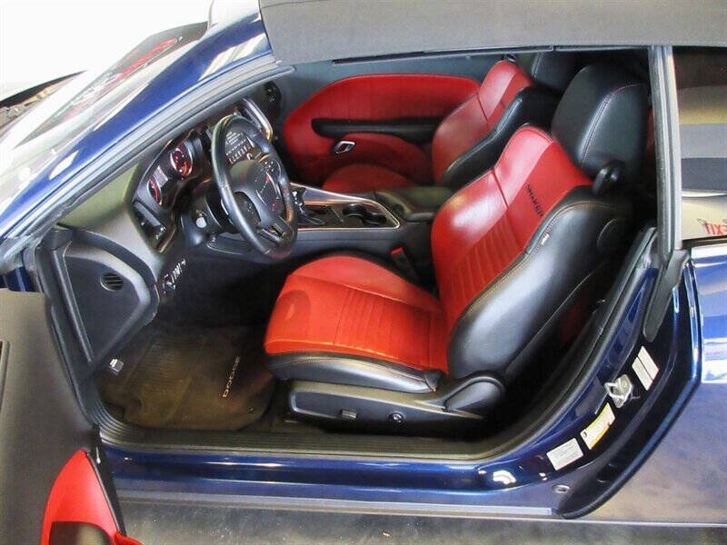 2016 Dodge Challenger 392 HEMI Scat Pack Shaker