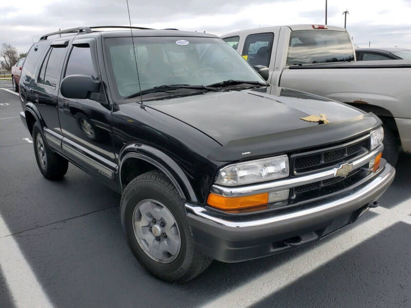 2001 Chevrolet Blazer for sale at AUTO AND PARTS LOCATOR CO. in Carmel IN