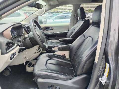 2020 Chrysler Voyager LXi