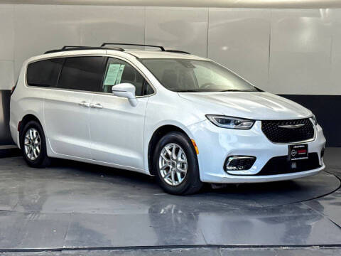 2022 Chrysler Pacifica Touring L