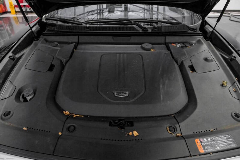 2024 Cadillac LYRIQ Luxury 2