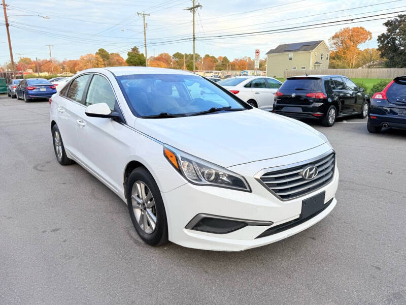 2017 Hyundai Sonata Base photo 6