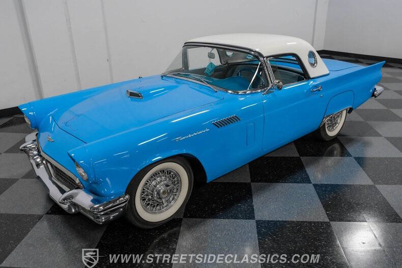 1957 Ford Thunderbird
