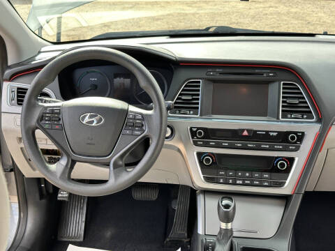 2017 Hyundai Sonata Hybrid SE