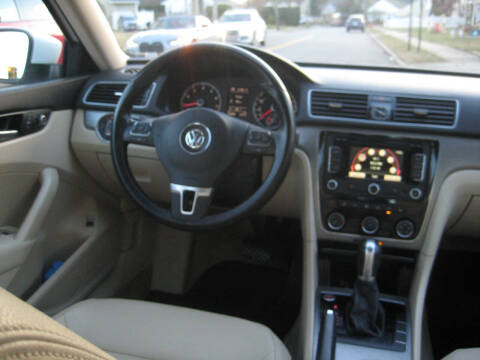 2015 Volkswagen Passat 1.8T SE