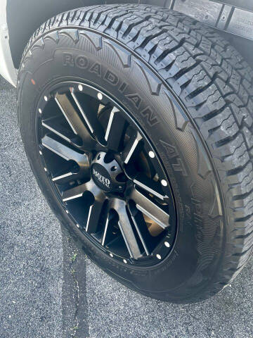 2017 Nissan Titan SV