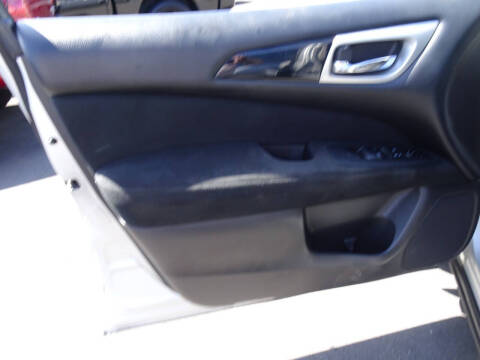 2014 Nissan Pathfinder S