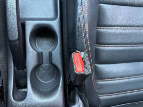 2019 Nissan Kicks SR