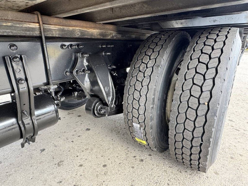 2016 Freightliner M2 106