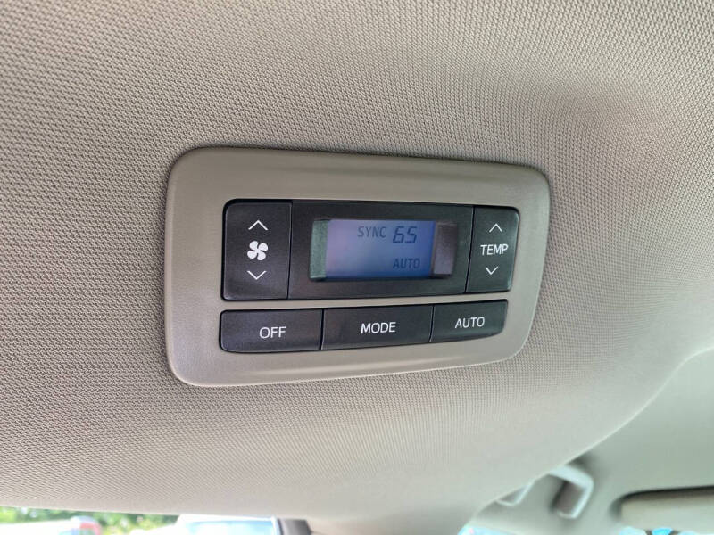2017 Toyota Sienna LE 8-Passenger