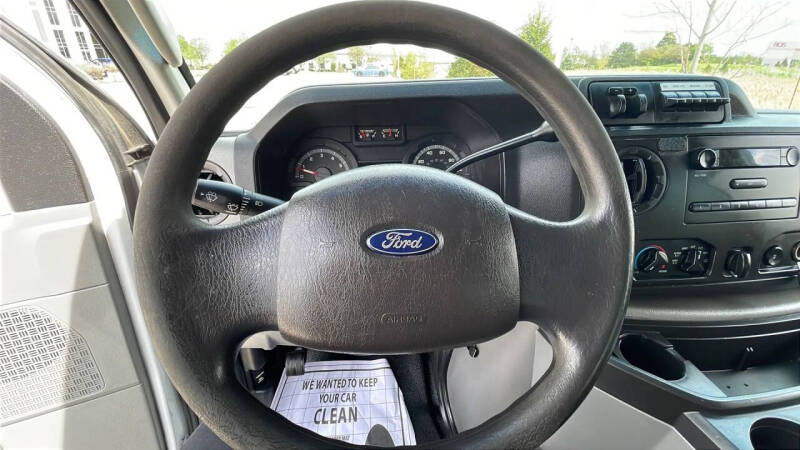 2013 Ford E-Series E-350 SD