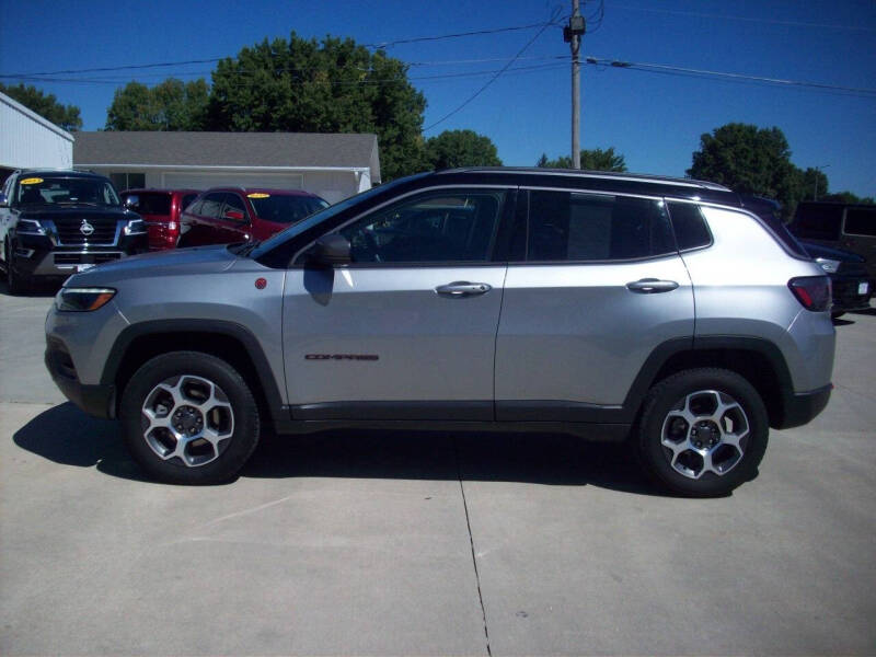 Used 2022 Jeep Compass Trailhawk with VIN 3C4NJDDB6NT161257 for sale in Kansas City