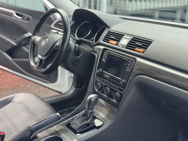 2016 Volkswagen Passat