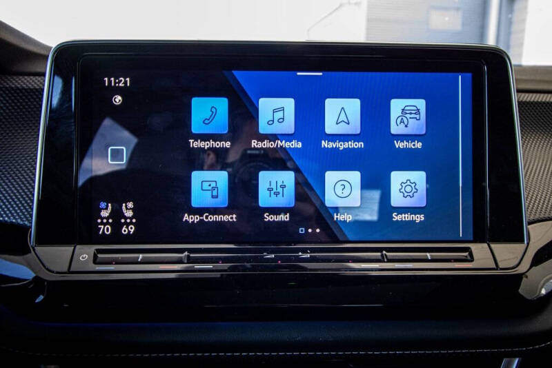 2024 Volkswagen Atlas Cross Sport SEL R-Line 4Motion