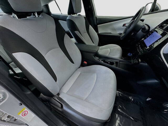 2022 Toyota Prius LE