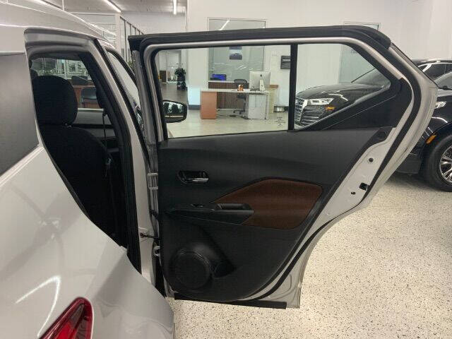 2020 Nissan Kicks SR