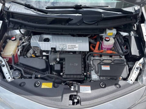 2015 Toyota Prius v Five
