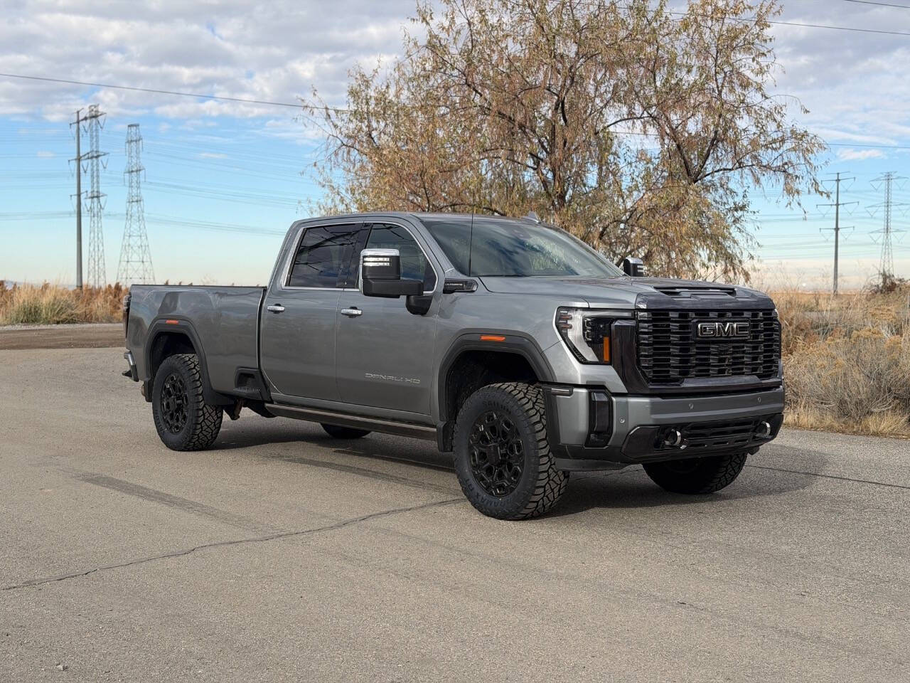 2024 GMC Sierra 2500HD Denali Ultimate's photo