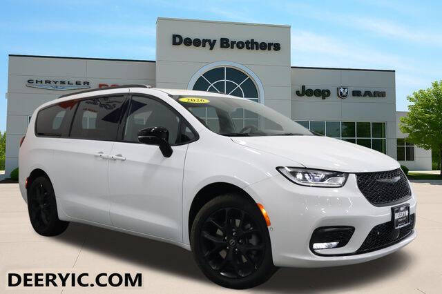 2026 Chrysler Pacifica Select