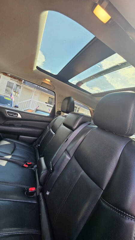 2016 Nissan Pathfinder SL