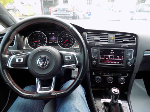 2016 Volkswagen Golf GTI S
