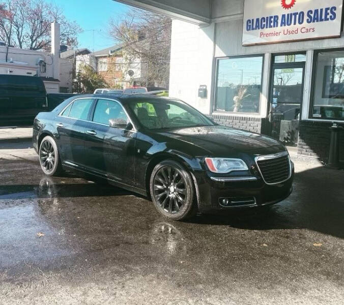 2013 Chrysler 300 for sale at Glacier Auto Sales in Wilmington DE