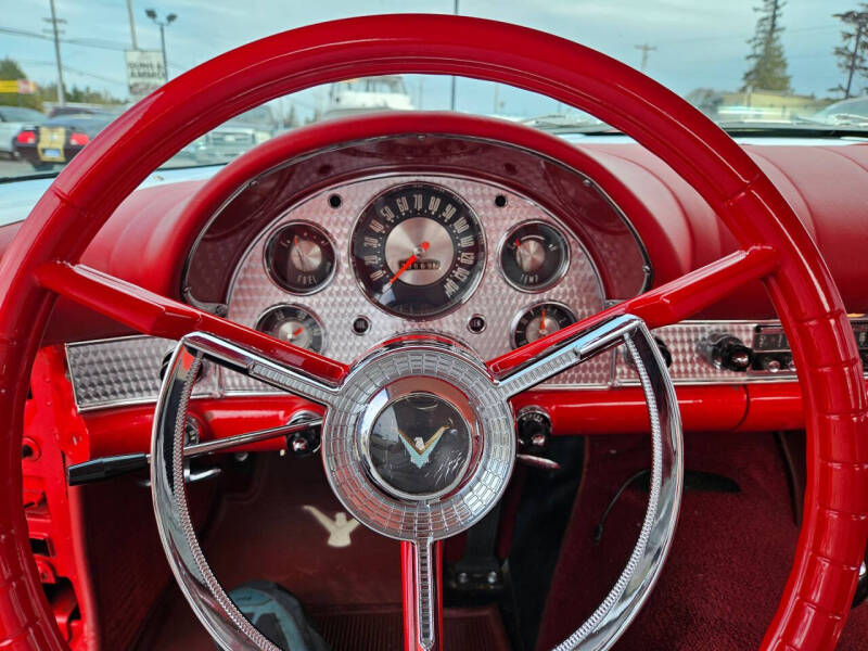 1957 Ford Thunderbird